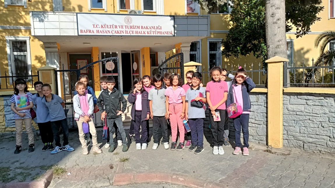 4-B Sınıfı öğrencilerimiz Bafra Hasan Çakın İlçe Halk Kütüphanesi 'ni  ziyaret etti.